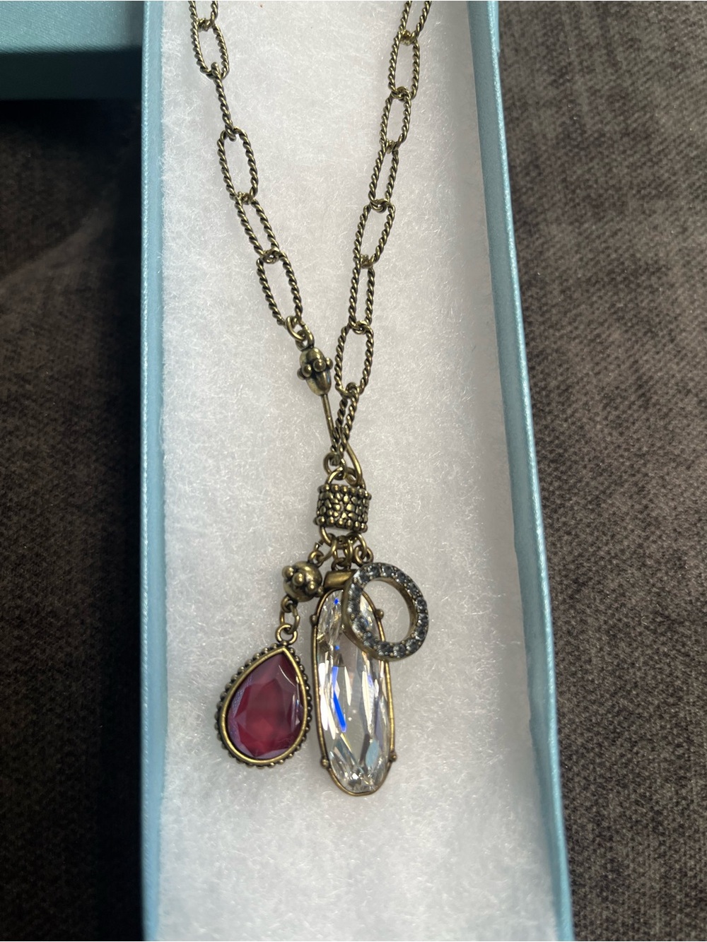 🌹Brand New Touchstone Crystal Antique Charm Necklace, Stunner!!!🌹💕🌹